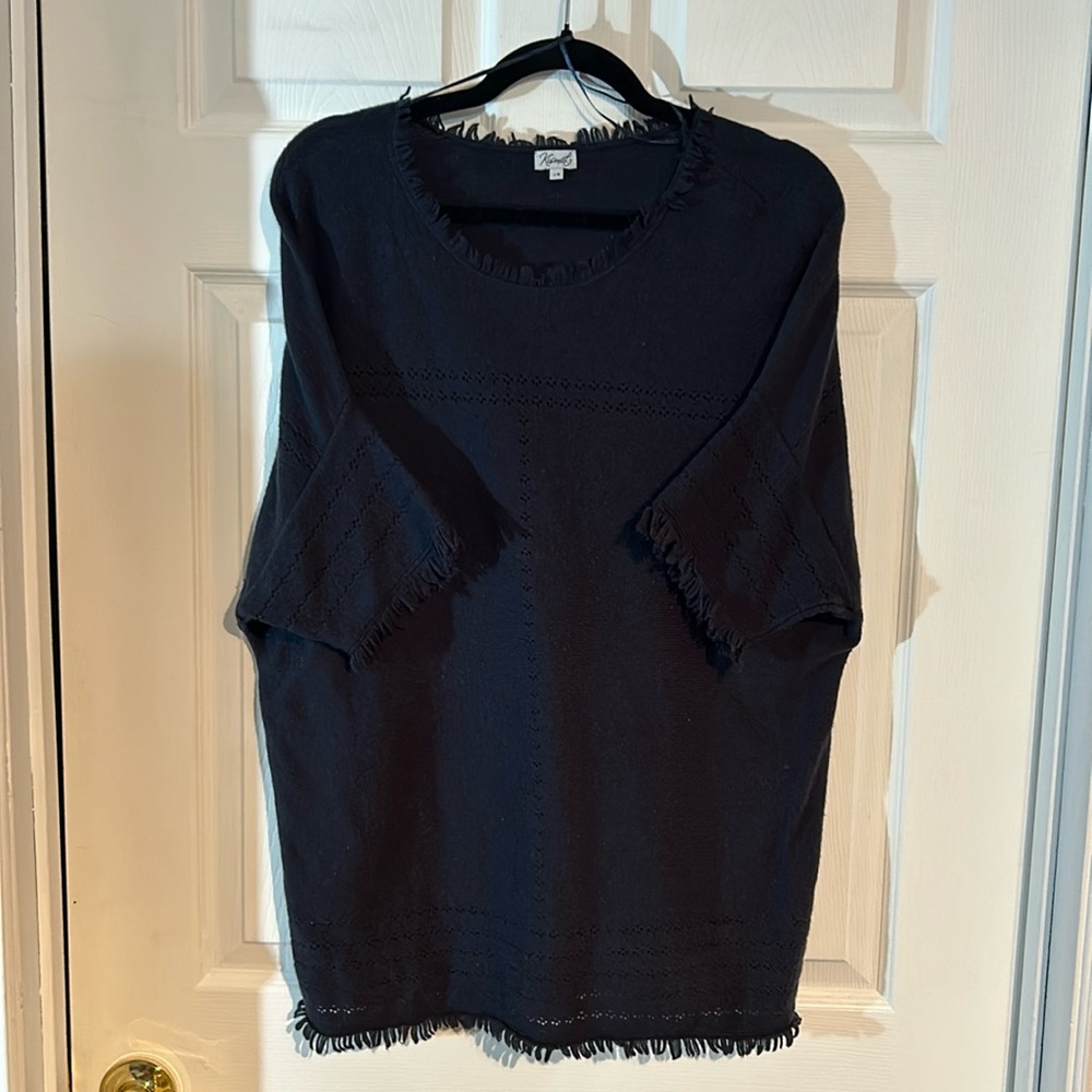 Size Large Short Sleeve Navy Kismet Sweater